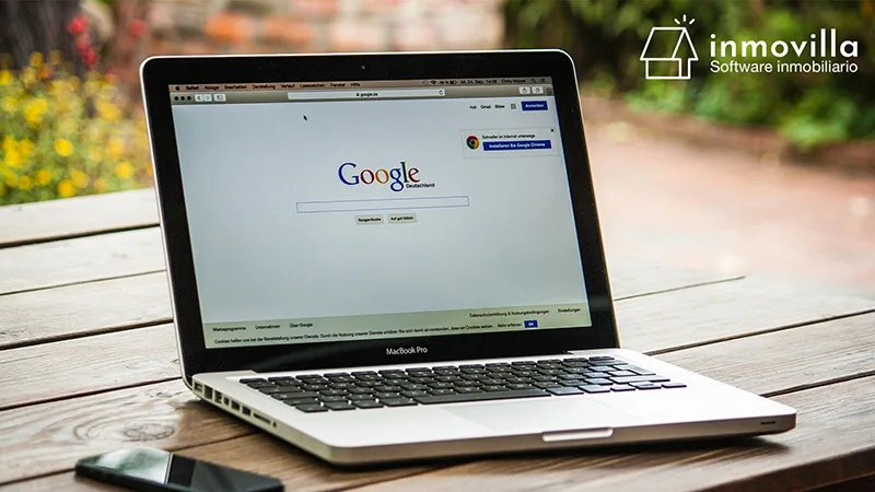 Estar posicionado en internet consigues leads.